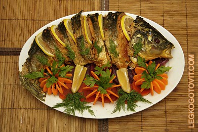 Фото рецепта: Рыба фаршированная грецкими орехами