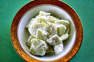 Фото рецепта: Салат из огурца и йогурта