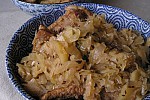 Фото рецепта: Тушеные свиные ребрышки с квашеной капустой