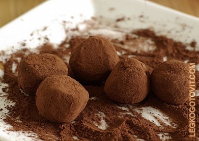 Рецепт: Шоколадные трюфели (из горького шоколада)