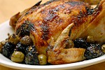Фото рецепта: Курица жареная с черносливом и оливками