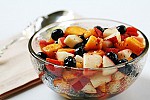 Фото рецепта: Фруктовый салат с персиками и черникой