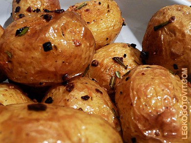 Фото рецепта: Запеченный молодой картофель