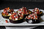 Фото рецепта: Жареные баклажаны с помидорами и фетой