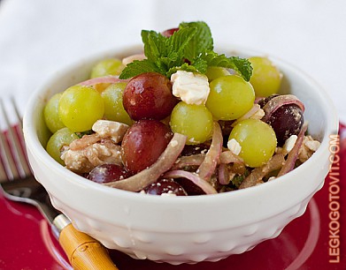 Фото рецепта: Салат из винограда и Феты