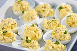 Фото рецепта: Яйца, фаршированные зеленью