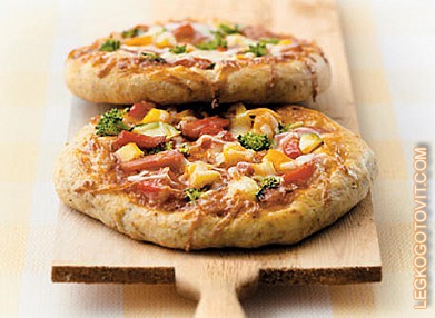 Фото рецепта: Маленькие пиццы с ветчиной