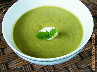 Фото рецепта: Гороховый суп с мятой