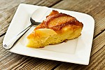 Фото рецепта: Пирог с грушей и миндалем