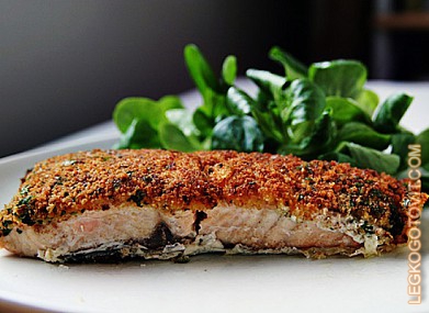 Фото рецепта: Хрустящий лосось с медово-горчичным соусом