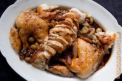 Фото рецепта: Курица, фаршированная виноградом
