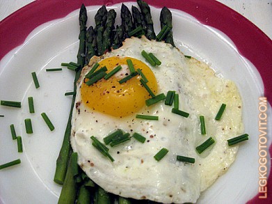 Фото рецепта: Спаржа с яйцом