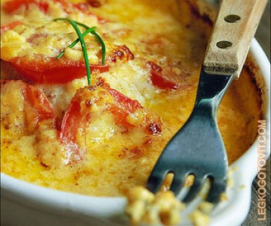 Фото рецепта: Треска запеченная с сыром и томатами