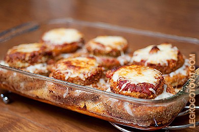 Фото рецепта: Жареные баклажаны с сыром
