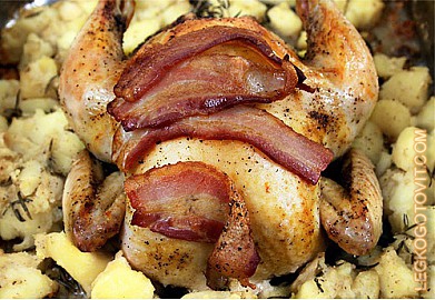 Фото рецепта: Жареная курица с картофелем, лимоном и розмарином