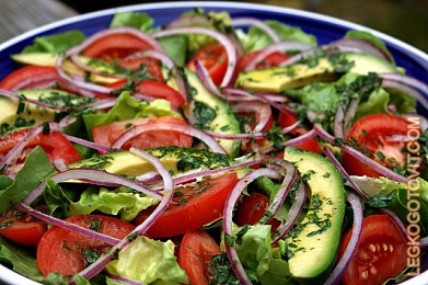 Фото рецепта: Салат из авокадо и томатов
