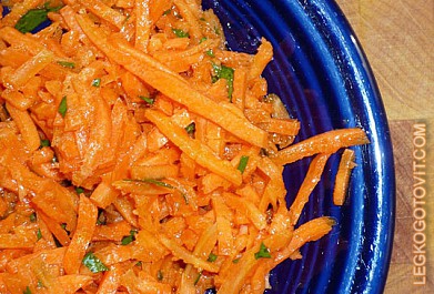 Фото рецепта: Салат из тертой моркови с лимонным соусом