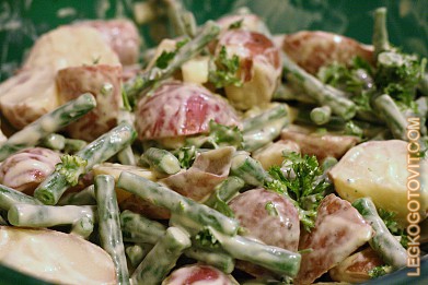 Фото рецепта: Салат с картофелем и стручковой фасолью
