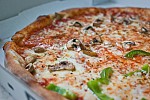 Фото рецепта: Пицца с грибами и сладким перцем