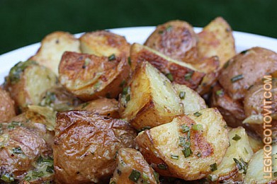 Фото рецепта: Молодой картофель жареный с чесноком