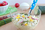 Как приготовить Весенний салат с редисом