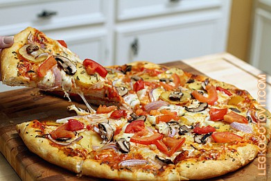 Фото рецепта: Пицца с картофелем, грибами и розмарином
