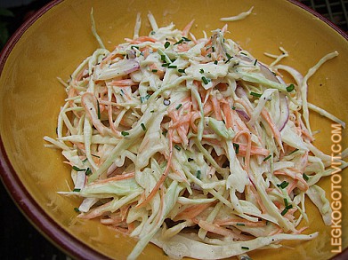 Фото рецепта: Капустный салат со сметаной