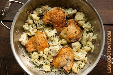 Фото рецепта: Жареные куриные бедрышки с цветной капустной