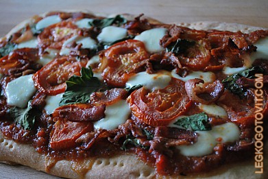 Фото рецепта: Пицца Маргарита с хрустящим беконом