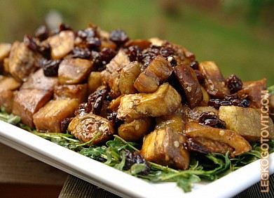 Фото рецепта: Салат из баклажанов и рукколы