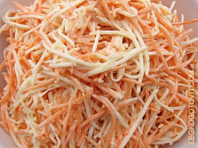 Фото рецепта: Салат из моркови и сельдерея