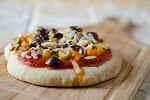 Фото рецепта: Пицца с оливками на пите