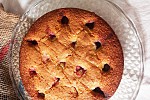 Фото рецепта: Миндальный пирог с малиной