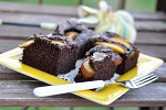 Фото рецепта: Шоколадный пирог с нектаринами