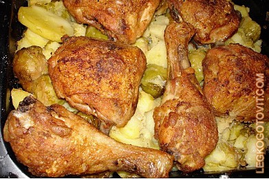 Фото рецепта: Жареная курица с картофелем и брюссельской капустой