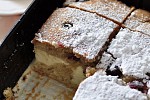 Фото рецепта: Пирог с творожной начинкой и черникой