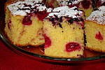 Фото рецепта: Бисквитный пирог с ягодами