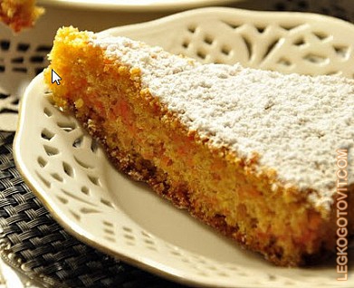 Фото рецепта: Морковный пирог с грецкими орехами