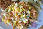 Фото рецепта: Салат с кукурузой, свежими огурцами и морковью