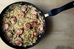 Фото рецепта: Рис с жареными сосисками