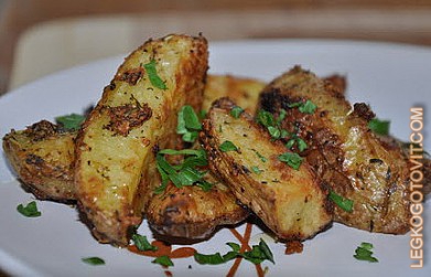 Фото рецепта: Картофель, запеченный с пряными травами