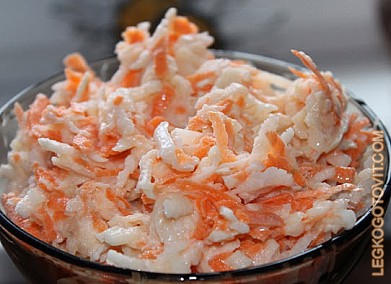 Фото рецепта: Салат из черной редьки с морковью