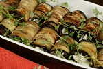 Фото рецепта: Рулетики из баклажанов с грецкими орехами