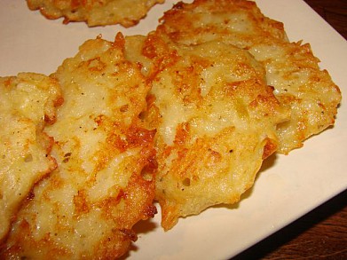 Фото рецепта: Оладьи из картофеля с сыром