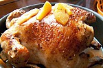 Фото рецепта: Курица, запеченная с яблоками