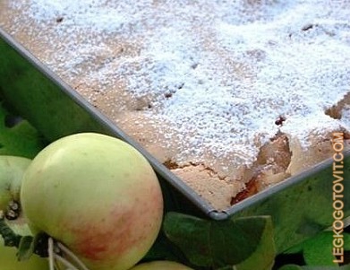 Фото рецепта: Пышный яблочный пирог