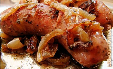 Фото рецепта: Свиные колбаски жареные в пиве