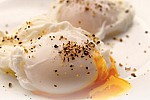 Фото рецепта: Яйца-пашот с шалфейным маслом