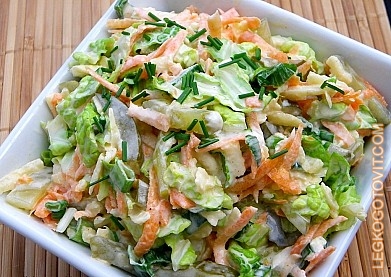 Фото рецепта: Салат с овощами и пекинской капустой