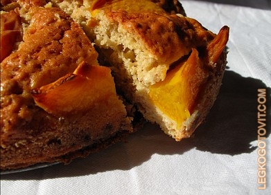 Фото рецепта: Персиковый пирог с овсяными хлопьями